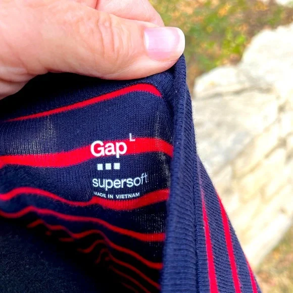 Gap, V-neck, Long Sleeve, Sweater, Size L - Picture 4 of 4